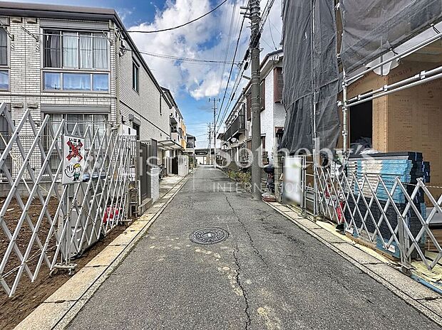 ■前面道路■ゆとりある前面道路は開放感を演出！陽ざしがたっぷり差し込み明るいお住まいが実現します。