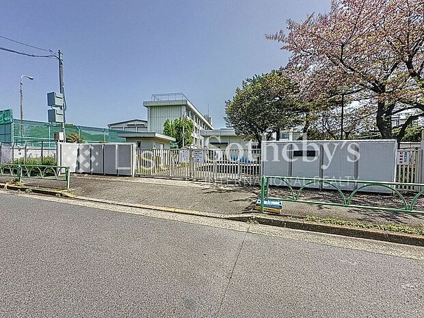 世田谷区立喜多見中学校(約500m)