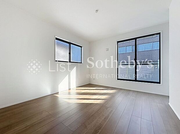 【室内】■ルーム■(2号棟)時の流れをゆったりと感じることができるプライベートルーム。静かな環境でリラックスタイムを満喫。