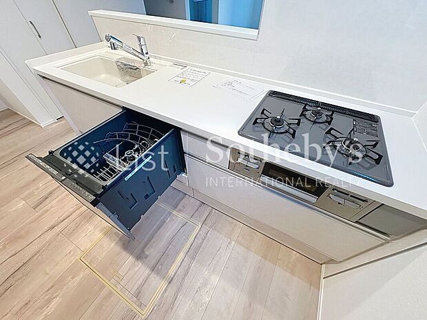 【その他設備】◆家事の時短に効果大の食洗機付き。高温でパワフルに洗い、温風乾燥します。手洗いよりも節水・節約が可能です。