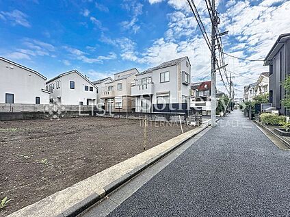 前面道路含む外観