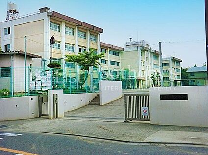川崎市立犬蔵中学校 1300m