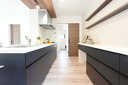 【直線上に並んだ家事動線】