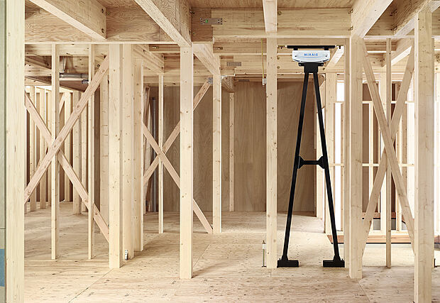 【【木造住宅専用制震ダンパーMIRAIEプラン】】地震対策+家の資産価値を守る
熊本地震の前震級・本震級の地震波と同じ揺れの下でMIRAIE装着の建物は最大95％の揺れ幅を低減！