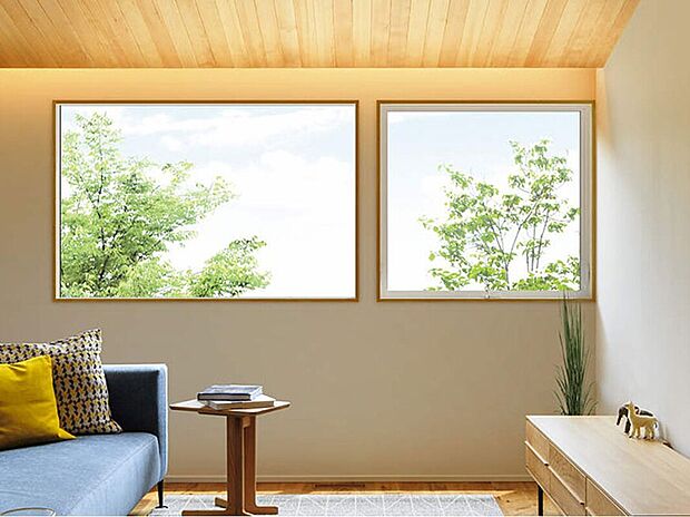 【【Low-E複層ガラス】】夏は涼しく、冬は暖かく。
ガラス内側にコーティングされたLow-E膜が熱の伝わりを抑え、室内の快適温度をキープ。太陽光の照り返しや日射熱もカットし、心地よい住空間を一年中実現します。
