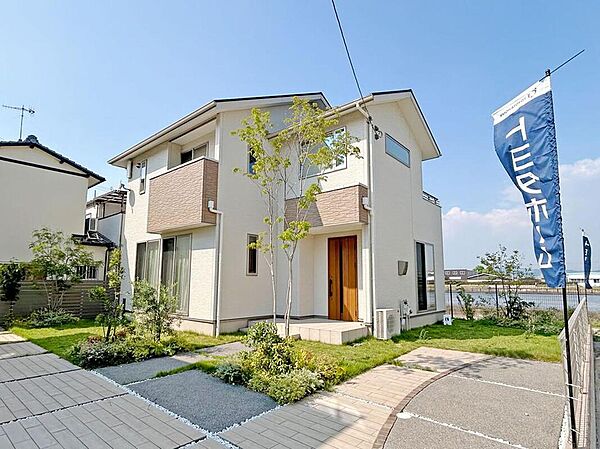 【12号地】敷地が広くゆったりとしています。駐車スペースも4台停められて、来客時も安心です。