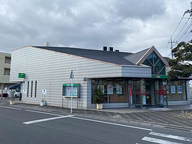 トマト銀行竜操支店(約225m)