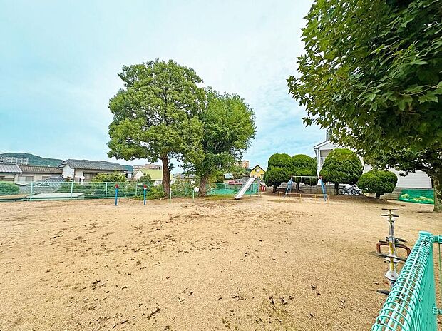 万成遊園地(約700m)