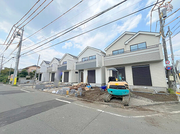 前面道路含む外観