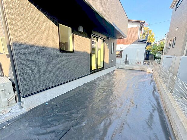 【現地写真】小さなお子様の遊び場としても、ご趣味のスペースとしても活用いただけます。