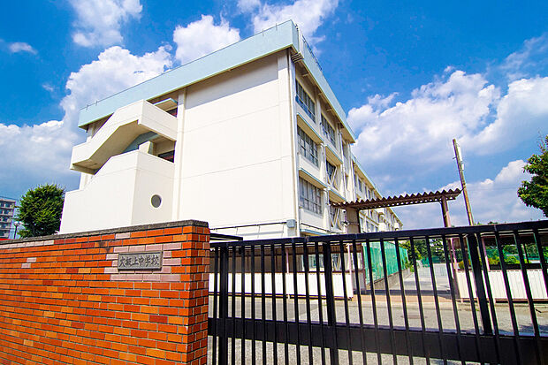 日野市立大坂上中学校（約1,600m）