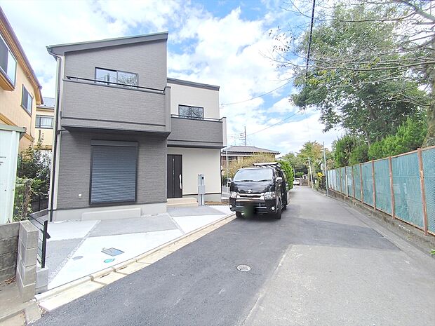 【前面道路含む現地写真】安心してお住まいいただける設備、仕様。日々の暮らしをより快適にお過ごしいただけます！
