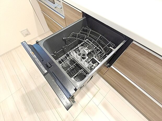 【【食洗機】】手洗いよりも経済的で家計に優しい「ビルトイン食洗機」が標準装備なのは強い味方ですね。