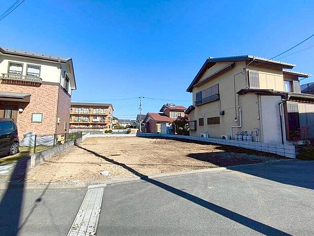 【現地外観写真】住まいの快適性と確かな安全性を充実させた設備、仕様です。
