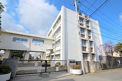 昭島市立清泉中学校 720ｍ