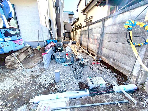 【カースペース】車の出し入れが簡単に行える、使いやすいカースペースです。