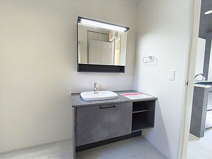 【三面鏡付洗面台】