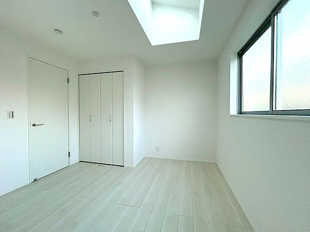 【居室】各居室には十分な収納スペースを確保。お部屋全体を広々と使うことができます。