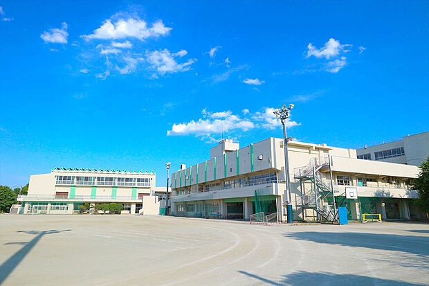 国分寺市立第五中学校(約1,100m)