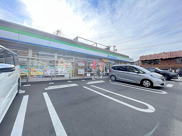 ファミリーマート八王子元横山町店(約148m)