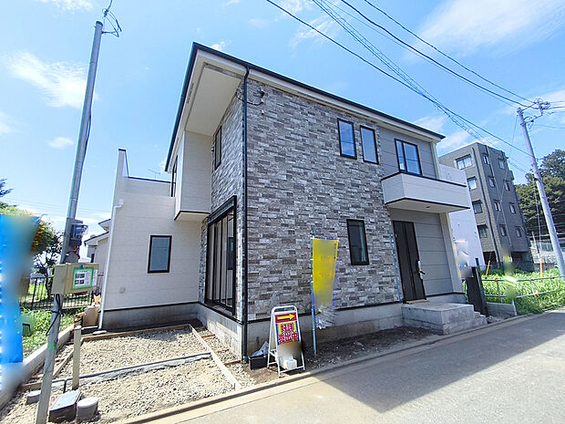【現地外観】ZEH水準の省エネ住宅!LDK約20帖+約5.2帖には床暖房もついて冬も快適!ご家族で過ごす楽しみがあります。