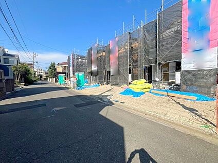前面道路含む外観