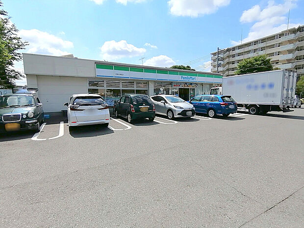 ファミリーマート昭島中神町店