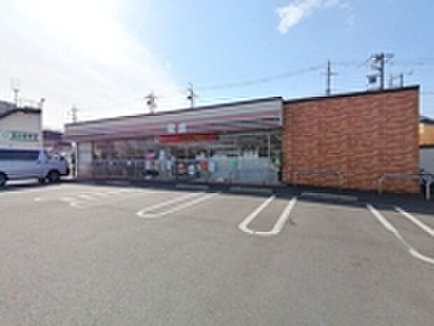 セブンイレブン日野万願寺６丁目店（約680m）