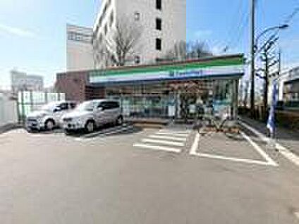 ファミリーマート多摩工業団地入口店 約240ｍ