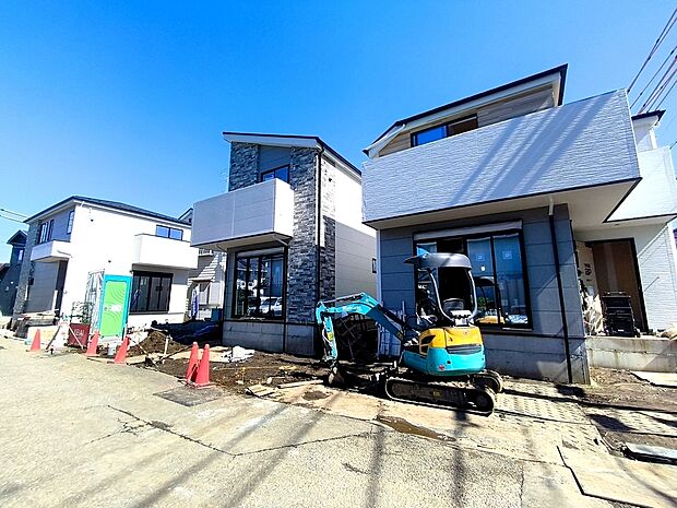 【現地写真】永くお住いになっても飽きの来ないシンプルなデザイン。快適な生活環境を重視した、細部までこだわりのある間取り・仕様です。