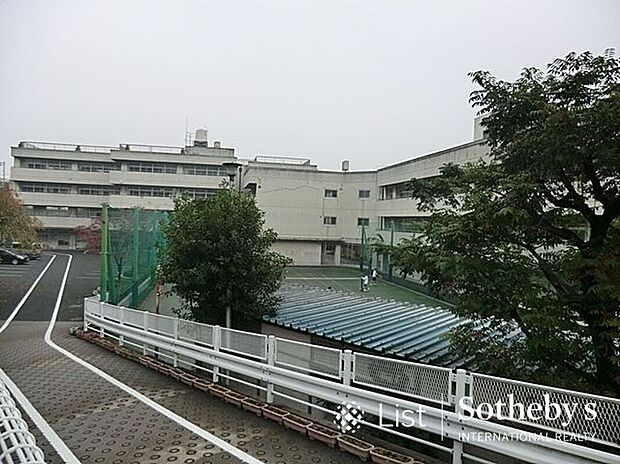 横浜市立松本中学校（約640m）