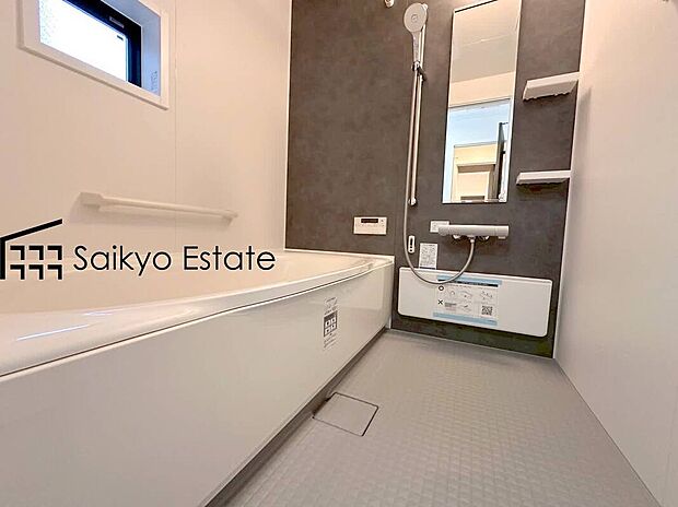 【浴室】一日の疲れを癒してくれる一坪タイプの広々バスルーム♪雨の日のお洗濯にも大活躍な浴室暖房乾燥機付きです！