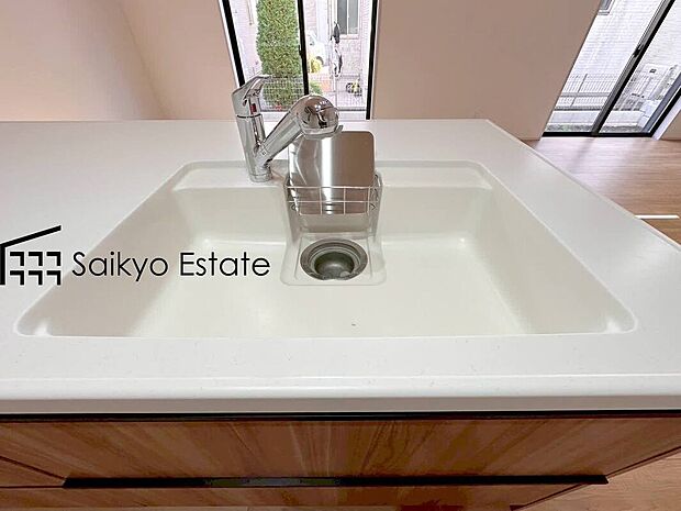 【 【浄水器】】浄水器をスリムに内蔵したハンドシャワー式の水栓金具です。シンクもスッキリ!