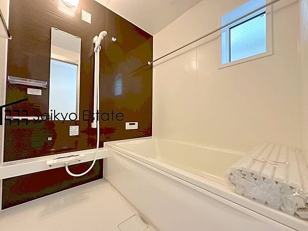 【浴室】一日の疲れを癒してくれる一坪タイプの広々バスルーム♪雨の日のお洗濯にも大活躍な浴室暖房乾燥機付きです！