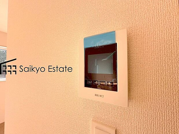 【【モニター付きインターホン】】モニター付きインターホンは玄関を確認しなくても誰が来たのかすぐわかります。訪問者を確認してから会話することができますので安心して対応できます♪