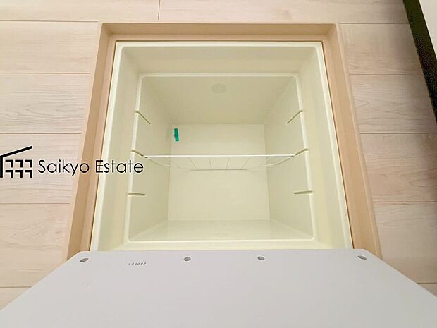 【【床下収納】】日用品のストックや、使用頻度の低い物などを収納するのに便利なスペースです。