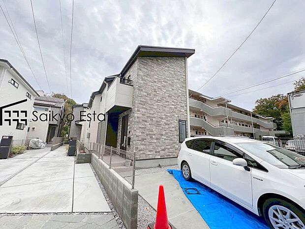 【現地写真】LDK広々約20.3帖！収納付き居室3部屋！リビング上部吹抜けで明るい空間となっております。リビング2面床暖房！食洗機や浴室暖房乾燥機など設備充実！WICやリビング収納など収納豊富！