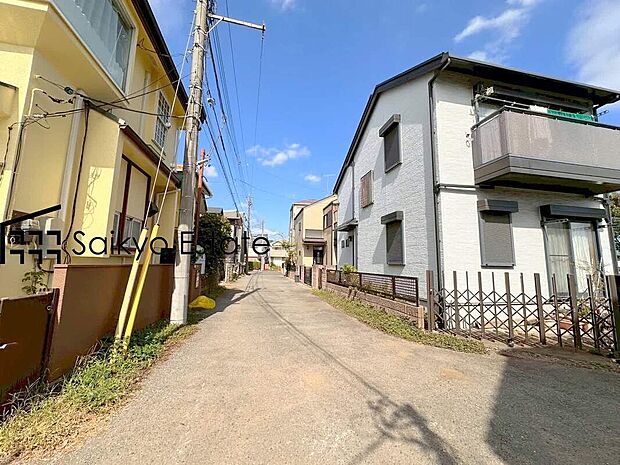 【前面道路】「都立東伏見公園」まで徒歩約10分など周辺は公園が点在する緑豊かな住環境です。この機会に是非、周辺環境も併せて現地をご覧ください。