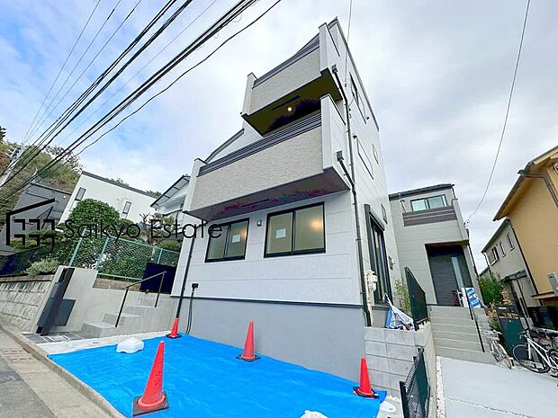 【外観】広々LDK×収納付き居室3部屋！1号棟には大型WICや便利なユーティリティースペースがございます！収納豊富な嬉しい間取りプラン！