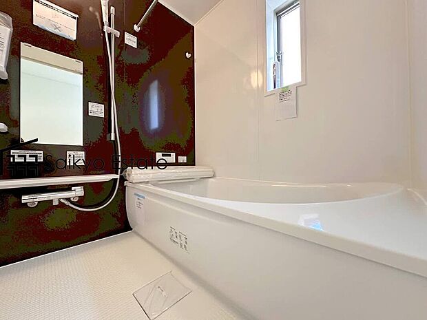 【浴室】一日の疲れを癒してくれる一坪タイプの広々バスルーム♪雨の日のお洗濯にも大活躍な浴室暖房乾燥機付きです!