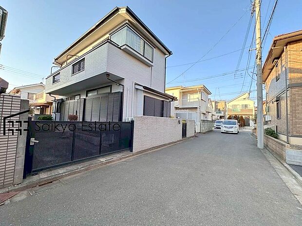 【前面道路】小学校まで徒歩約11分、中学校まで徒歩約17分でお子様が無理なく通える距離です。保育園や幼稚園も近くに多数あり、子育てファミリーには嬉しい環境です!