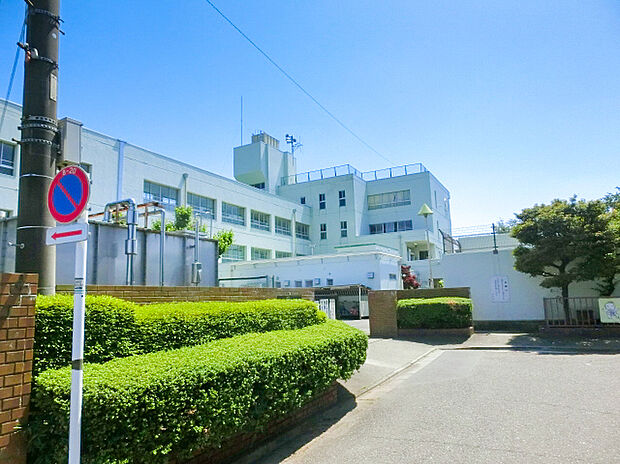 小金井市立南中学校(約1,100m)