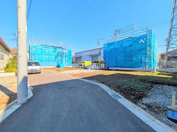 【前面道路】交通量の少ない前面道路ですので、小さなお子様がおられるご家庭でも安心してお住まいいただけます。