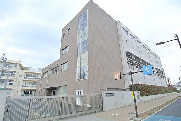 西東京市立保谷中学校（約291m）