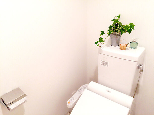 【【ウォシュレット付トイレ】】快適な温水洗浄便座付。いつも使うトイレだからこそ、こだわりたいポイントですね。