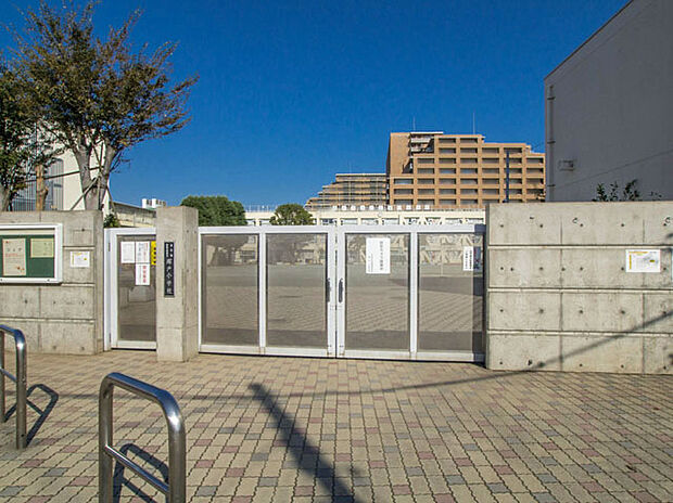 世田谷区立塚戸小学校