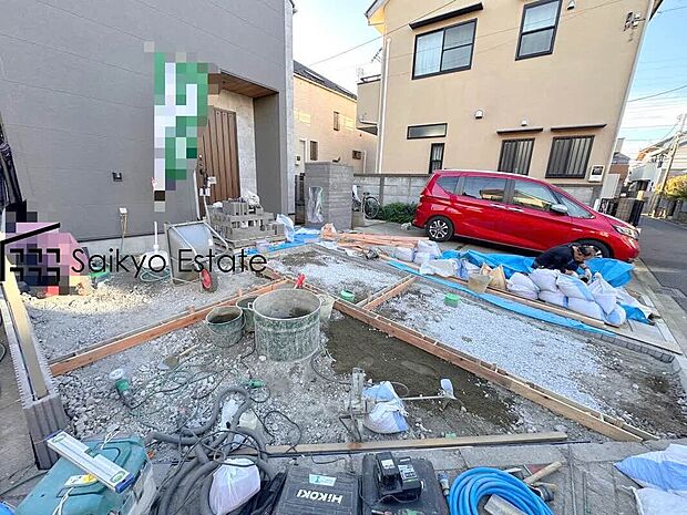 【カースペース】駐車スペースは2台可能です！来客時などに便利な他、セカンドカーをお持ちの方、購入をご検討の方は必見です！