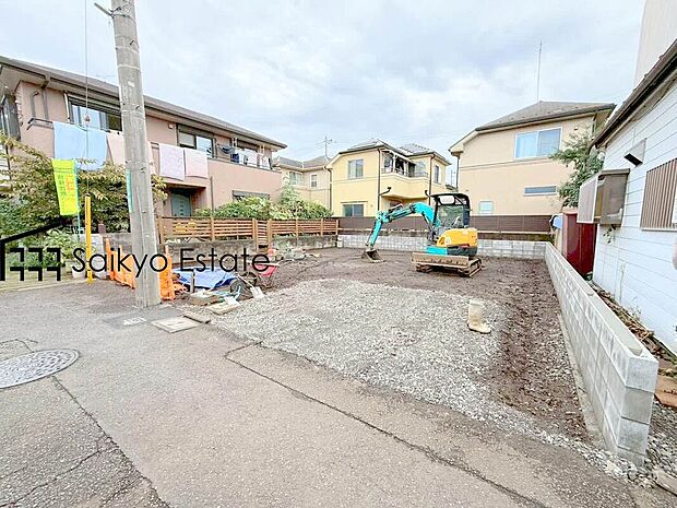 【現地写真】駐車スペースは2台可能です！来客時などに便利な他、セカンドカーをお持ちの方、購入をご検討の方は必見です！
