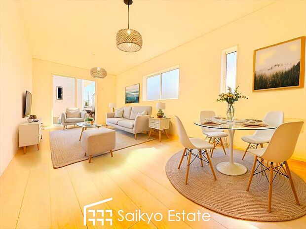 【リビング【施工例】】開放感と採光にこだわった広々としたLDKです。陽光いっぱいの空間で家族団らんの時間も増えそうですね！
