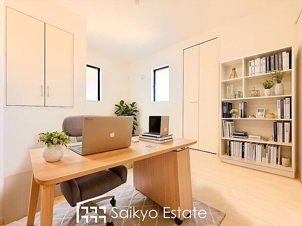 【洋室（施工例）】クローゼット付きの居室が4部屋ございますので、書斎や子供部屋、収納部屋などライフステージに合わせてご利用いただけます。